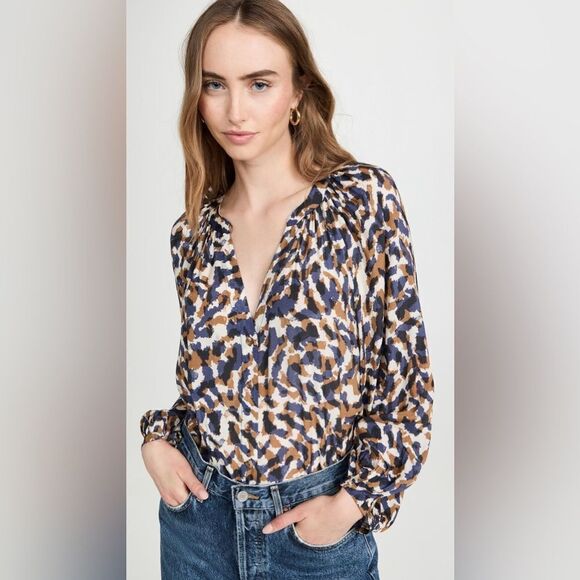 Velvet by Graham & Spencer Women's Melinda Printed Button-Up Top Size Medium - Picture 4 of 12